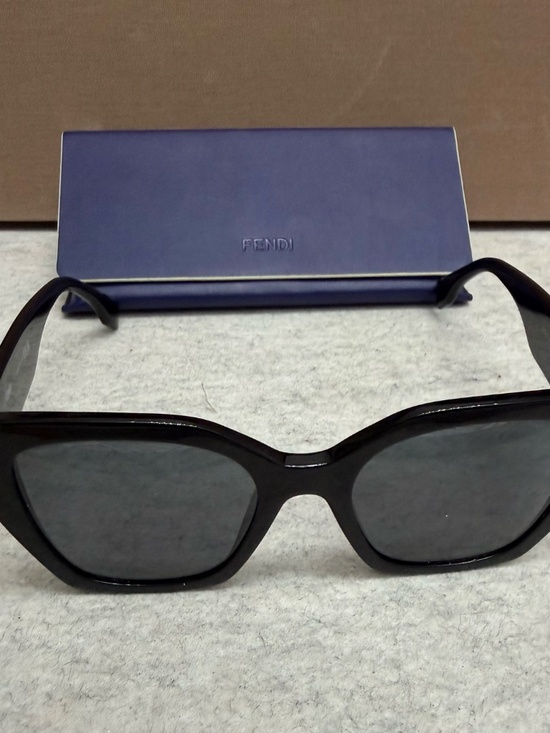 Fendi Women\'s Black Sunglasses main image 4